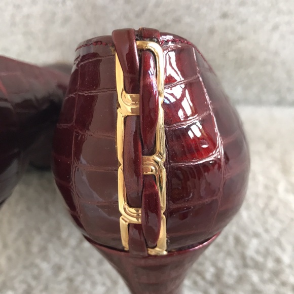 Rare Vintage Stuart Weitzman Crocodile Patent Leather Pumps with Gold Accents - Picture 6 of 17